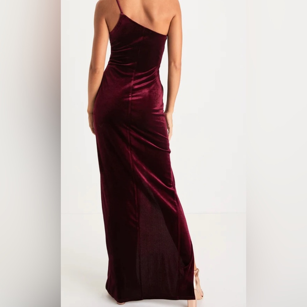 Elegant Burgundy Velvet Gown
